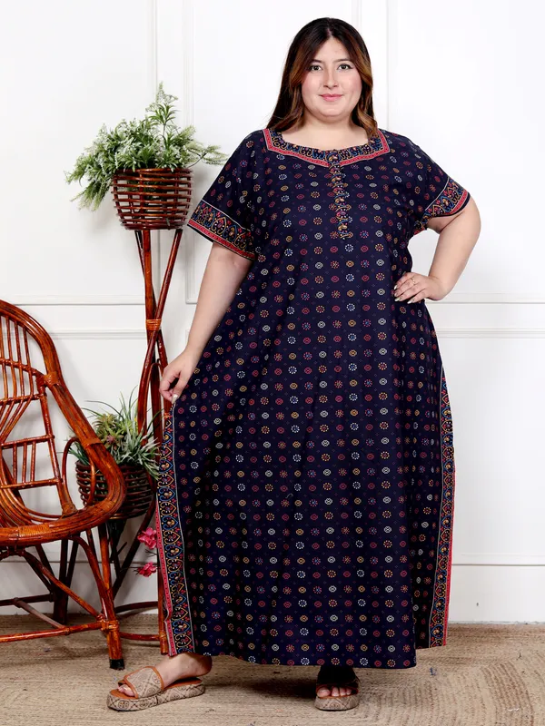 Stylish_&_Elegant_Women_Nighty_(Blue,_Maroon)