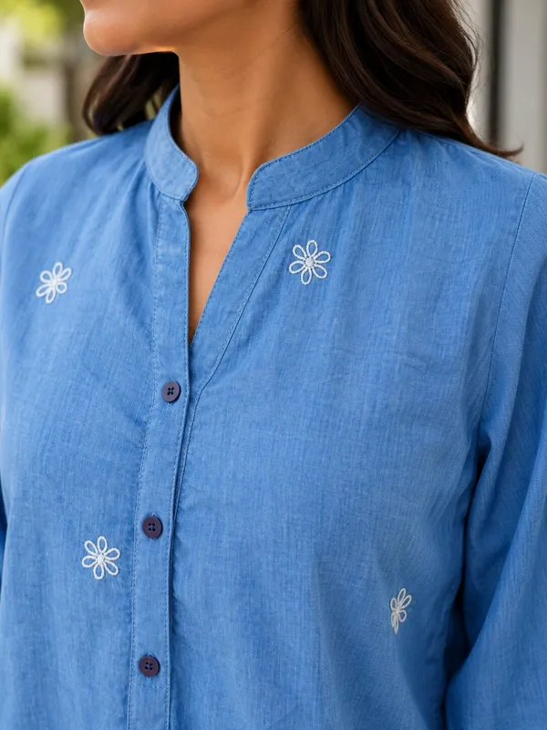 Floral_Embroidered_Mandarin_Collar_Cotton_Top