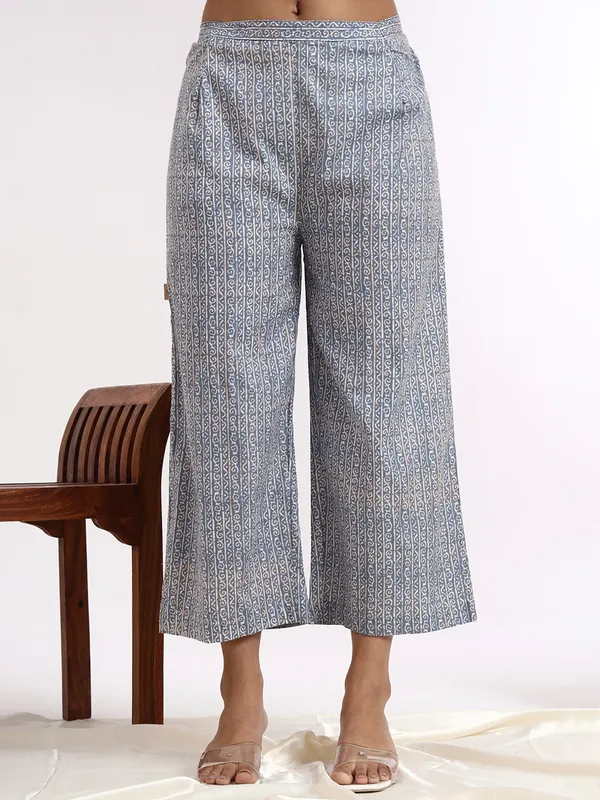 Women_Floral_Printed_Angrakha_Pure_Cotton_Kurta_with_Palazzos_&_With_Dupatta
