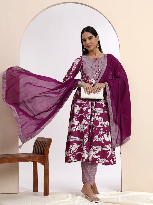 Women_Floral_Printed_Empire_Pure_Cotton_Kurta_with_Trousers_&_With_Dupatta