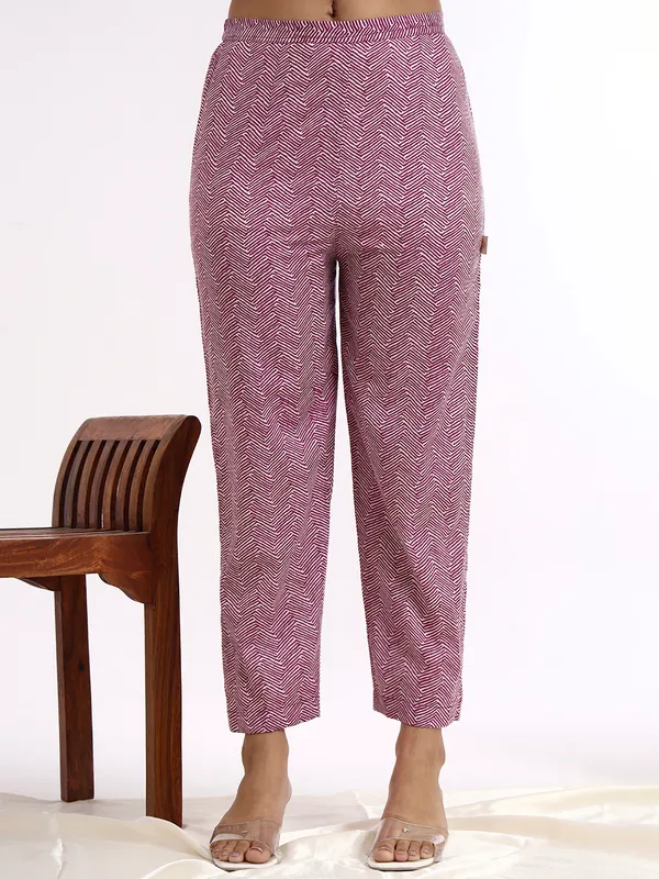 Women_Floral_Printed_Empire_Pure_Cotton_Kurta_with_Trousers_&_With_Dupatta