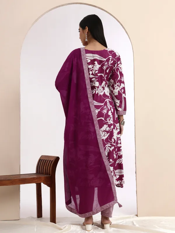 Women_Floral_Printed_Empire_Pure_Cotton_Kurta_with_Trousers_&_With_Dupatta