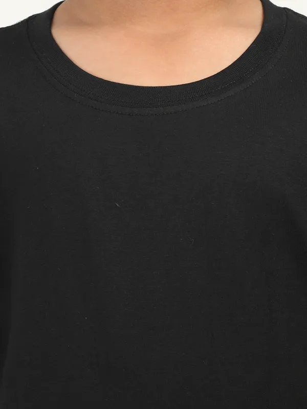 Black_Cotton_Regular_Fit_T_Shirt_For_Kids