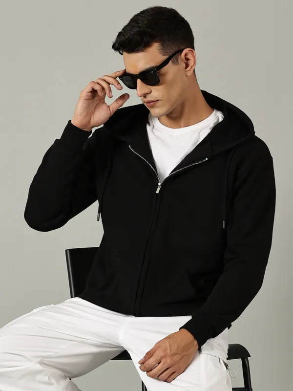 Black_Cotton_Zipper_Hoodie_For_Men