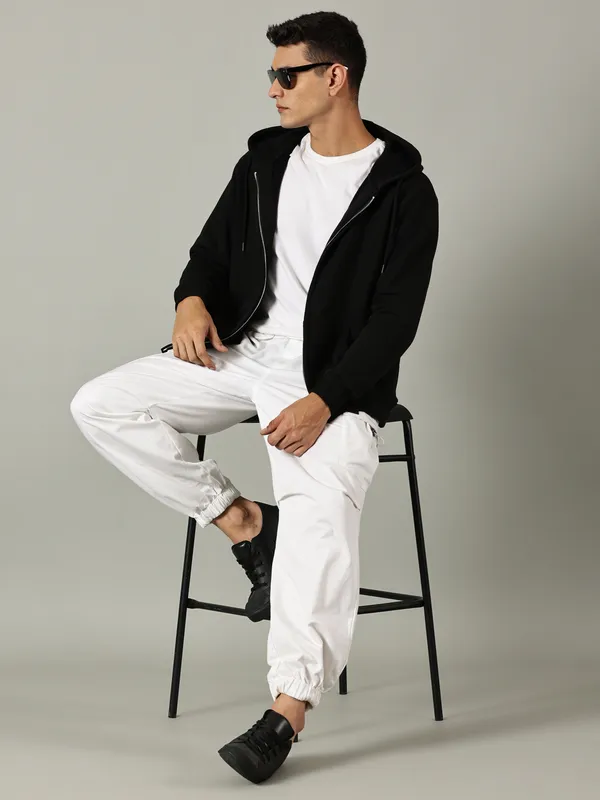 Black_Cotton_Zipper_Hoodie_For_Men