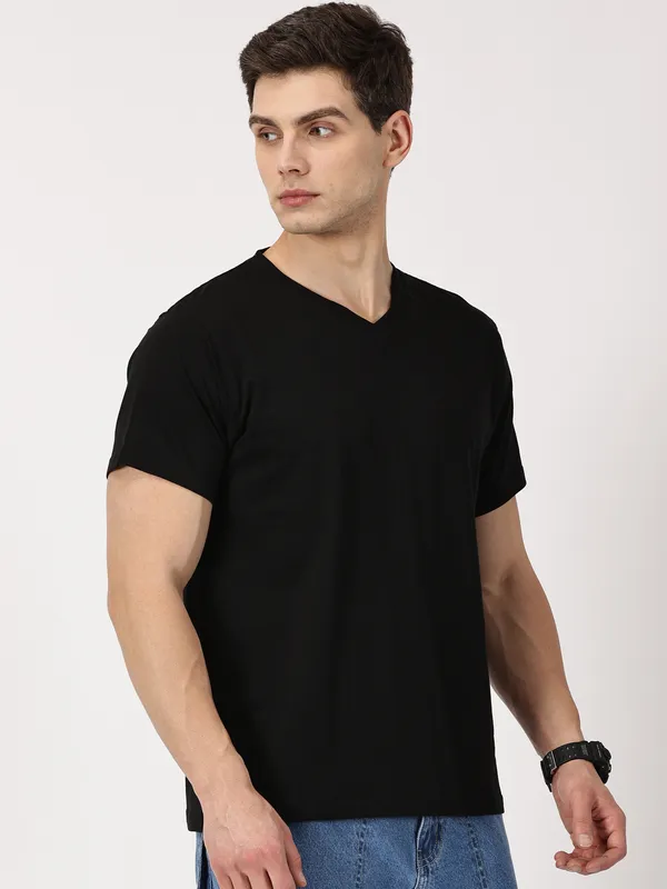 Black_Cotton_V_neck_T_Shirt_For_Men