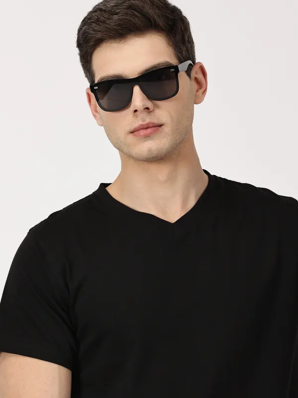 Black_Cotton_V_neck_T_Shirt_For_Men