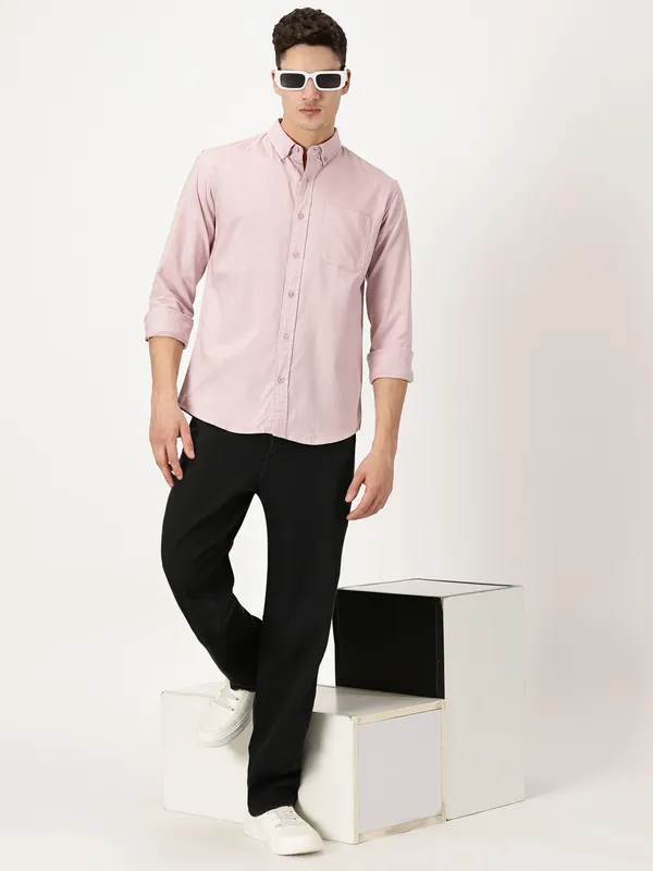 Light_Pink_Cotton_Solid_Oxford_Shirt_For_Men
