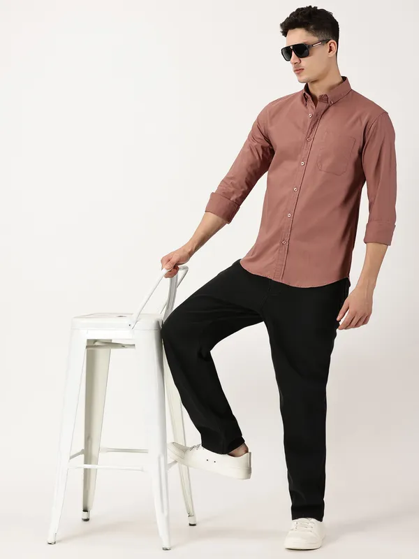 Rosy_Brown_Cotton_Solid_Oxford_Shirt_For_Men