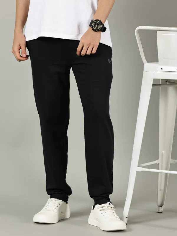 Black_Cotton_Regular_Fit_Track_Pant_For_Men