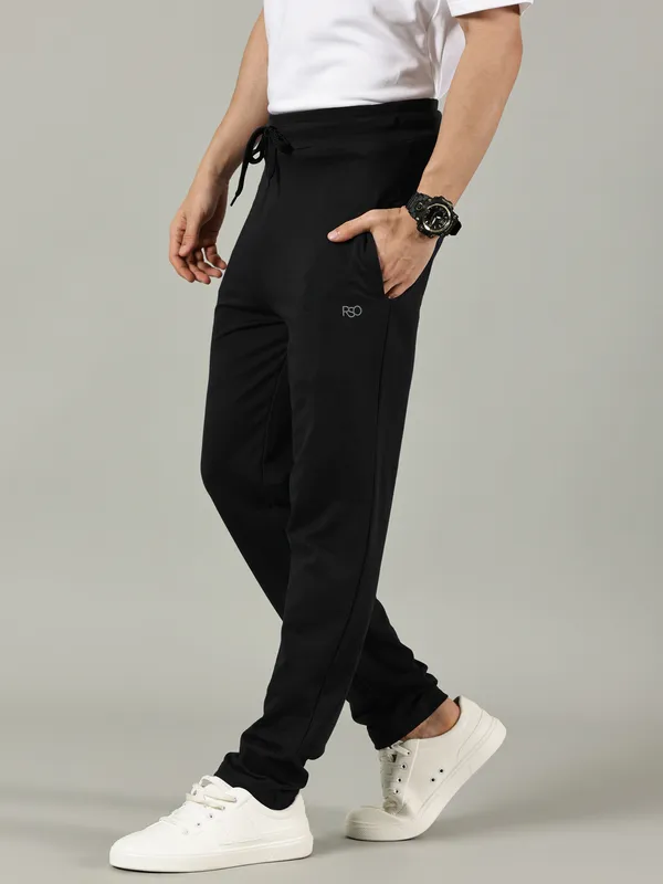Black_Cotton_Regular_Fit_Track_Pant_For_Men