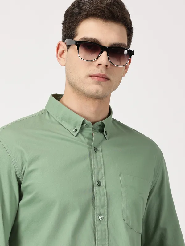 Jade_Cotton_Solid_Regular_Fit_Oxford_Shirt_For_Men
