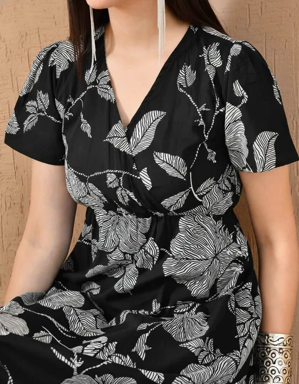 Black_Rayon_Printed_Short_Sleeves_Maternity_Gown_For_Women