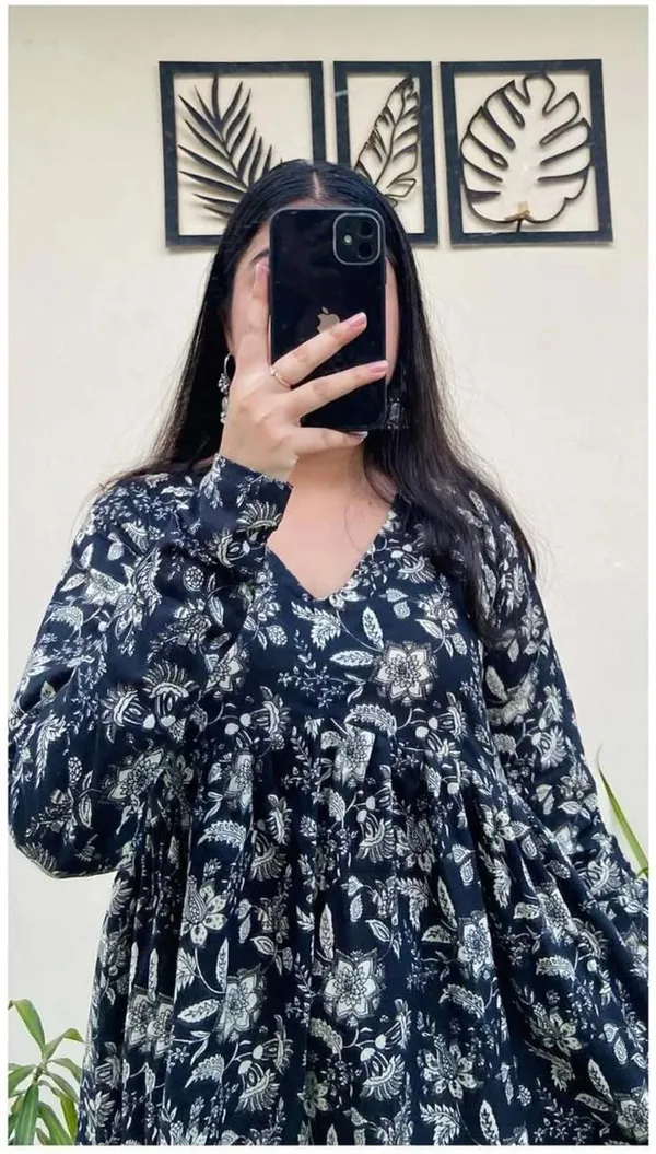 Short_Black_white__Printed_Sleeves_Kurti_For_Girls