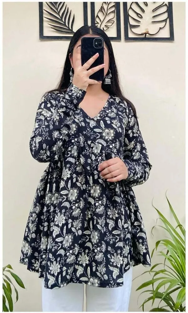 Short_Black_white__Printed_Sleeves_Kurti_For_Girls