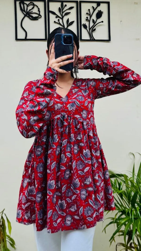 Short_Read_white_Printed_Sleeves_Kurti_For_Girls