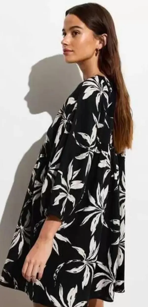 Short,_Black_white_Printed_Sleeves_Kurti_For_Girls