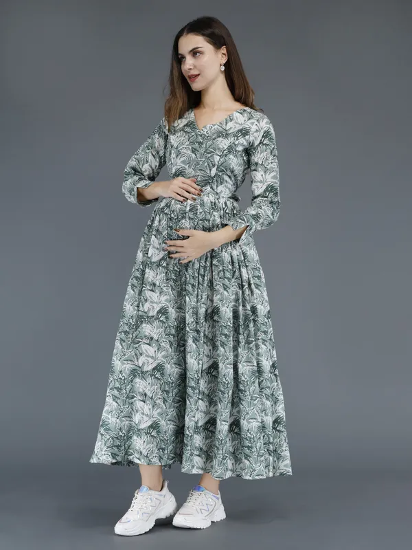 Green_Cotton_Printed_Three_Quarter_Sleeves_Maternity_Gown_For_Women