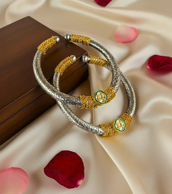 Handcrafted_Oxidized_German_Silver_Textured_Anklet_with_Gold_Thread_Wrap_&_Enamel_Charm_–_Traditional_Indian_Payal_for_Women