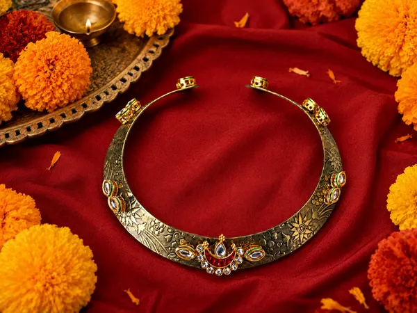 Men's_Gold-Tone_Kundan_Hasli_Neckring_|_Traditional_Statement_Collar_Necklace_|_Ethnic_Neck_Jewelry_–_Karatique