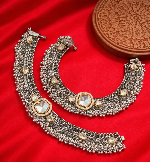 German_Silver_Plated_Oxidised_Dual_Tone_Kundan_Anklet_Payal_Pair_for_Men_and_Women_(Size:_Please_check_the_Image)_1_Pair