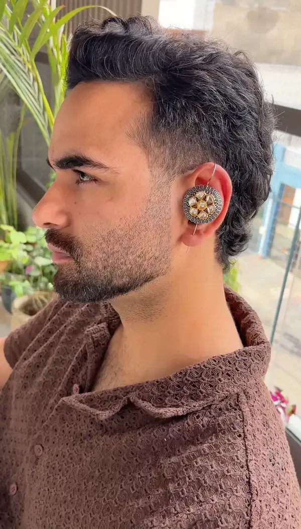 Handcrafted_Oxidised_German_Silver_Men’s_Earcuff_with_Kundan_Detailing_|_Statement_Ear_Jewelry_for_Men