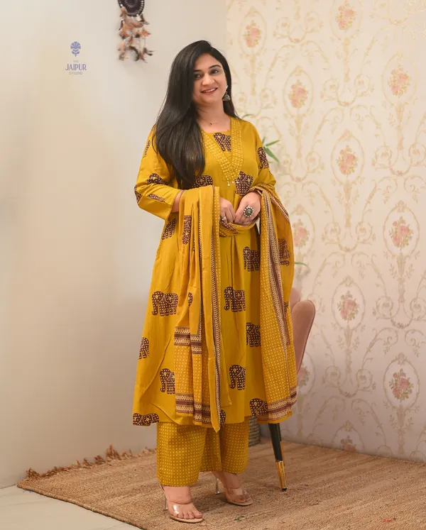 Aisha_Cotton_HandEmbroidery_Detailed_pant_set