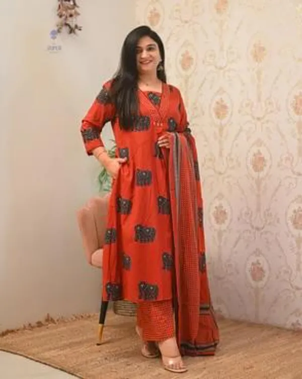 Aisha_Cotton_HandEmbroidery_Detailed_pant_set_