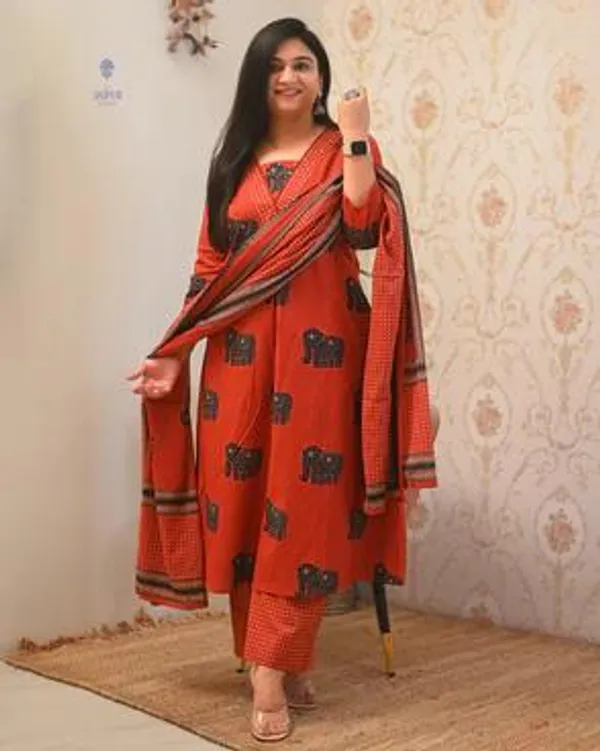 Aisha_Cotton_HandEmbroidery_Detailed_pant_set_