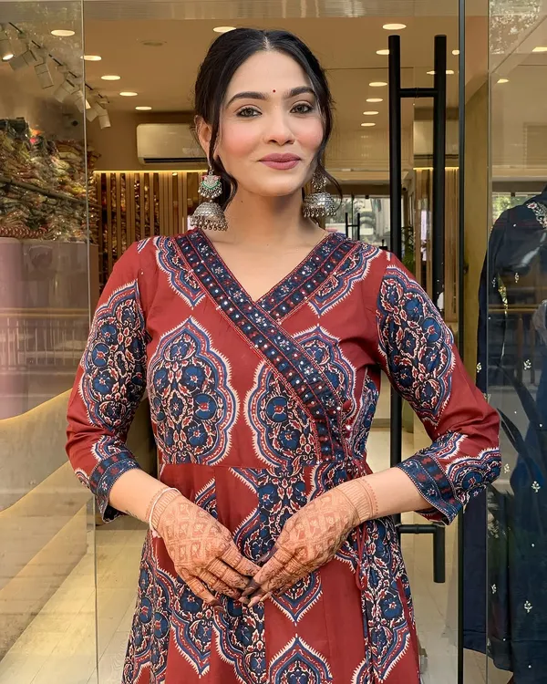 Black_Cotton_Kurta,_Pant_&_Dupatta_Set