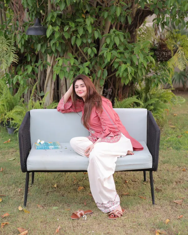 Coral_Pink_Bell-Sleeve_Embroidered_Kurta_Set