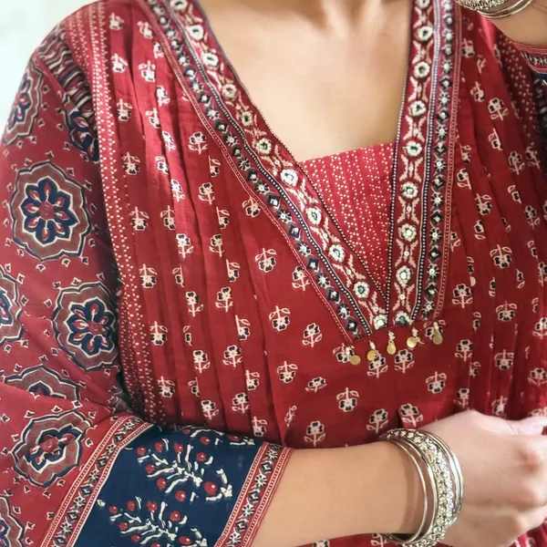 Blue_Pintex_Hand_Embroidery_cotton_set