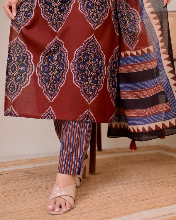 Maroon_Ajark_Printed_Cotton_Suit