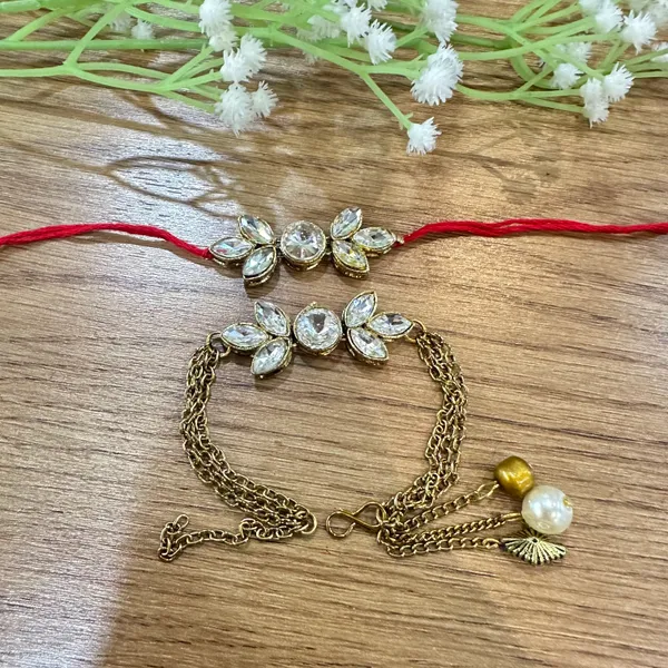 Dhivara_Designer_Bhaiya_Bhabhi_Rakhi_With_Roli_Chawal