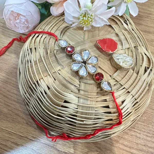 Dhivara_Designer_Bhaiya_Rakhi_With_Roli_Chawal_(1N_Bhaiya_Rakhi)