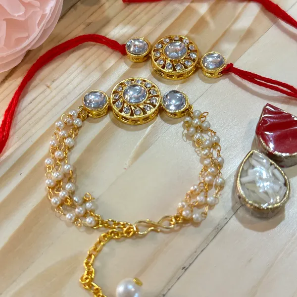 Dhivara_Designer_Bhaiya_Bhabhi_Rakhi_With_Roli_Chawal