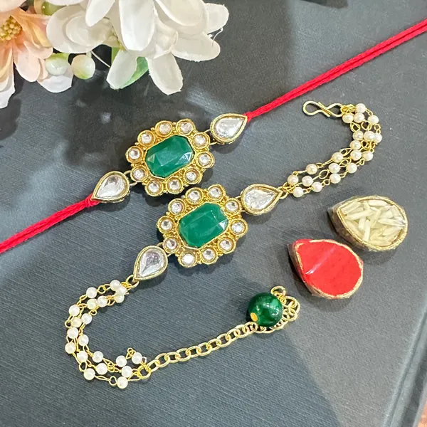 Dhivara_Designer_Bhaiya_Bhabhi_Rakhi_With_Roli_Chawal