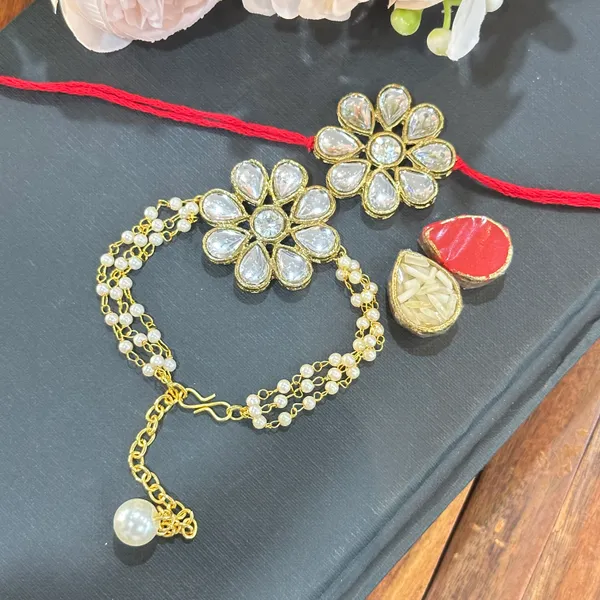 Dhivara_Designer_Bhaiya_Bhabhi_Rakhi_With_Roli_Chawal