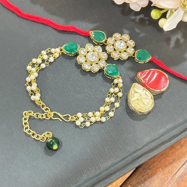 Dhivara_Designer_Bhaiya_Bhabhi_Rakhi_With_Roli_Chawal