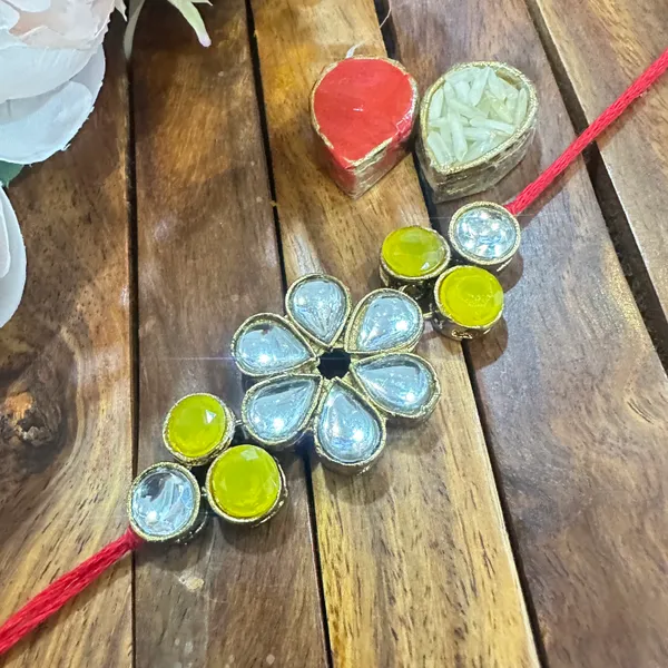 Dhivara_Designer_Bhaiya_Rakhi_With_Roli_Chawal_(1N_Bhaiya_Rakhi)