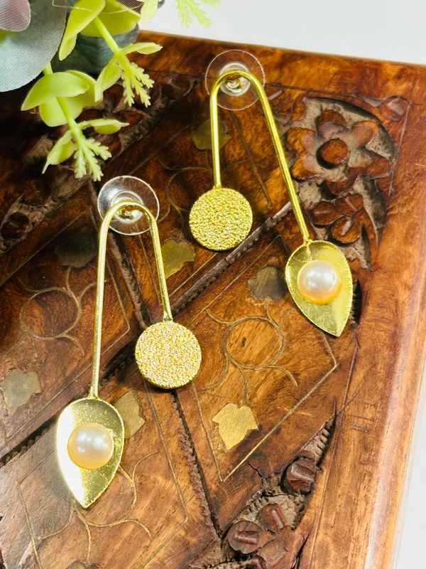 Dhivara_Anti_Tarnish_Brishti_Danglers