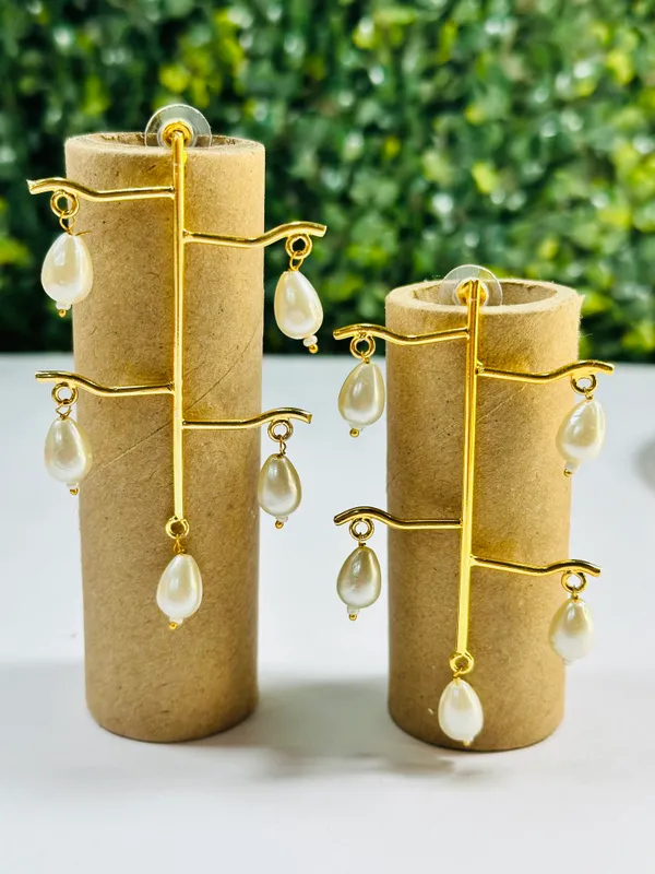 Dhivara_Anti_Tarnish_Gold_Plated_Ana_Brass_Earring