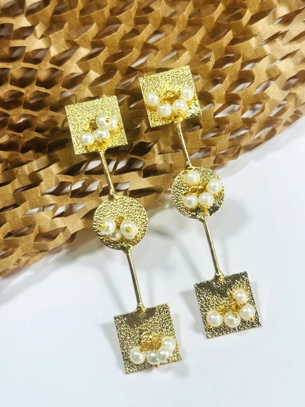 Dhivara_Anti_Tarnish_Gold_Plated_Lucia_Brass_Earring