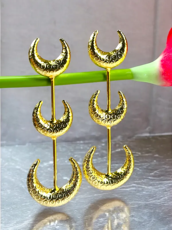 Dhivara_Anti_Tarnish_Gold_Plated_Moon_Brass_Earring