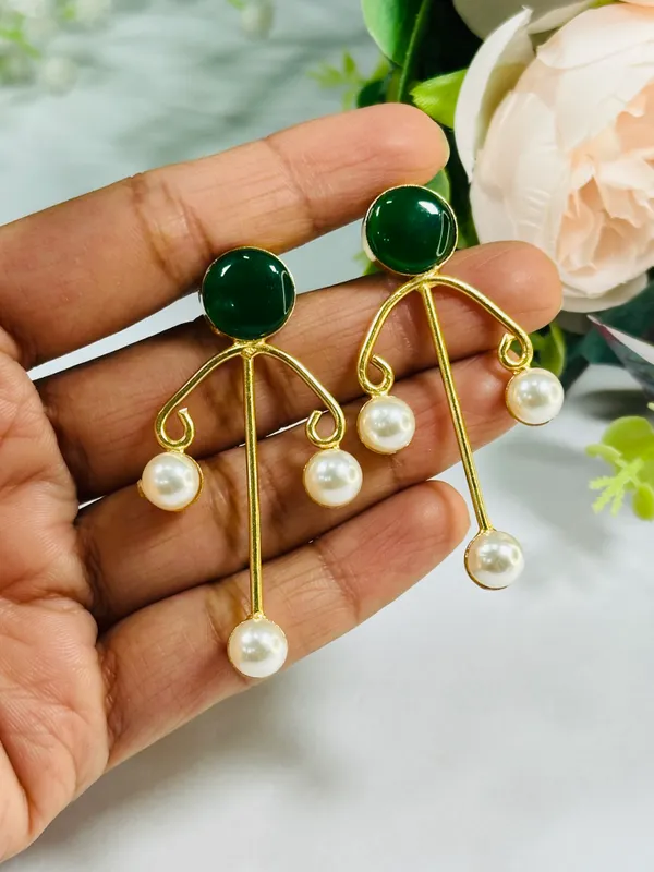Dhivara_Anti_Tarnish_Green_Nalini_Earring
