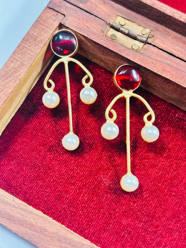 Dhivara_Anti_Tarnish_Red_Nalini_Earring