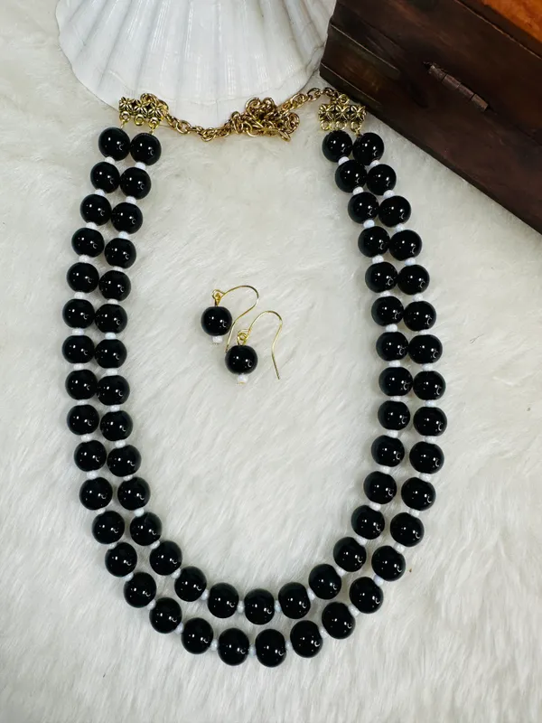 Dhivara_Beautiful_Double_Line_Black_Pearl_Necklace_Set_For_Women