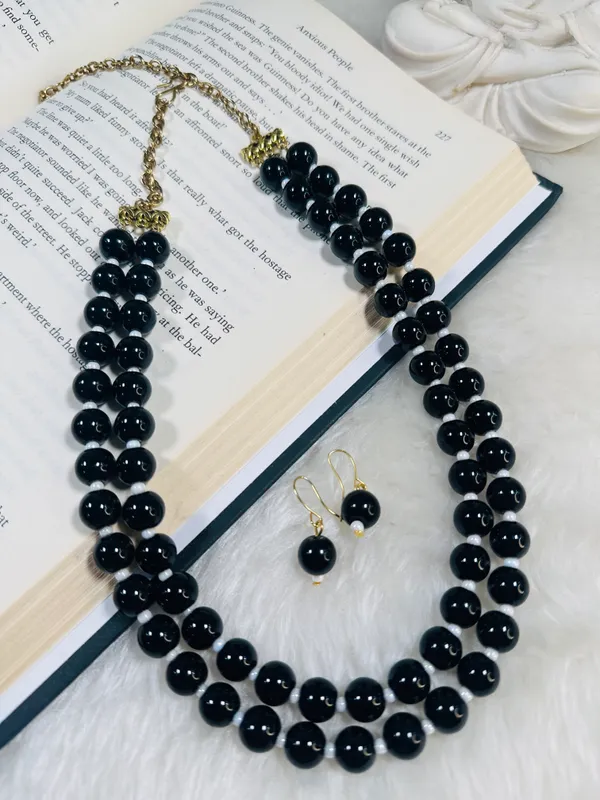 Dhivara_Beautiful_Double_Line_Black_Pearl_Necklace_Set_For_Women