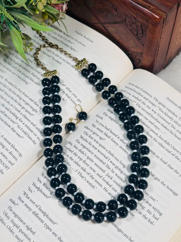 Dhivara_Beautiful_Double_Line_Black_Pearl_Necklace_Set_For_Women