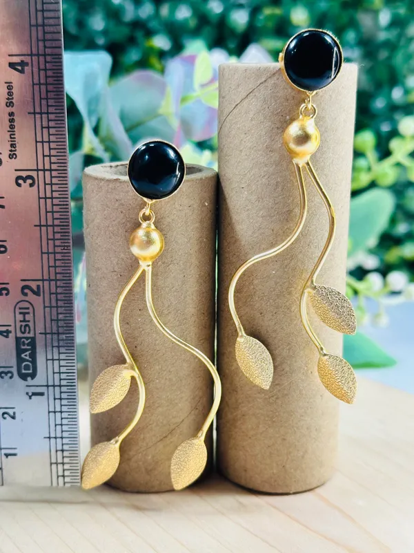 Dhivara_Black_Manavi_Anti_Tarnish_Earring